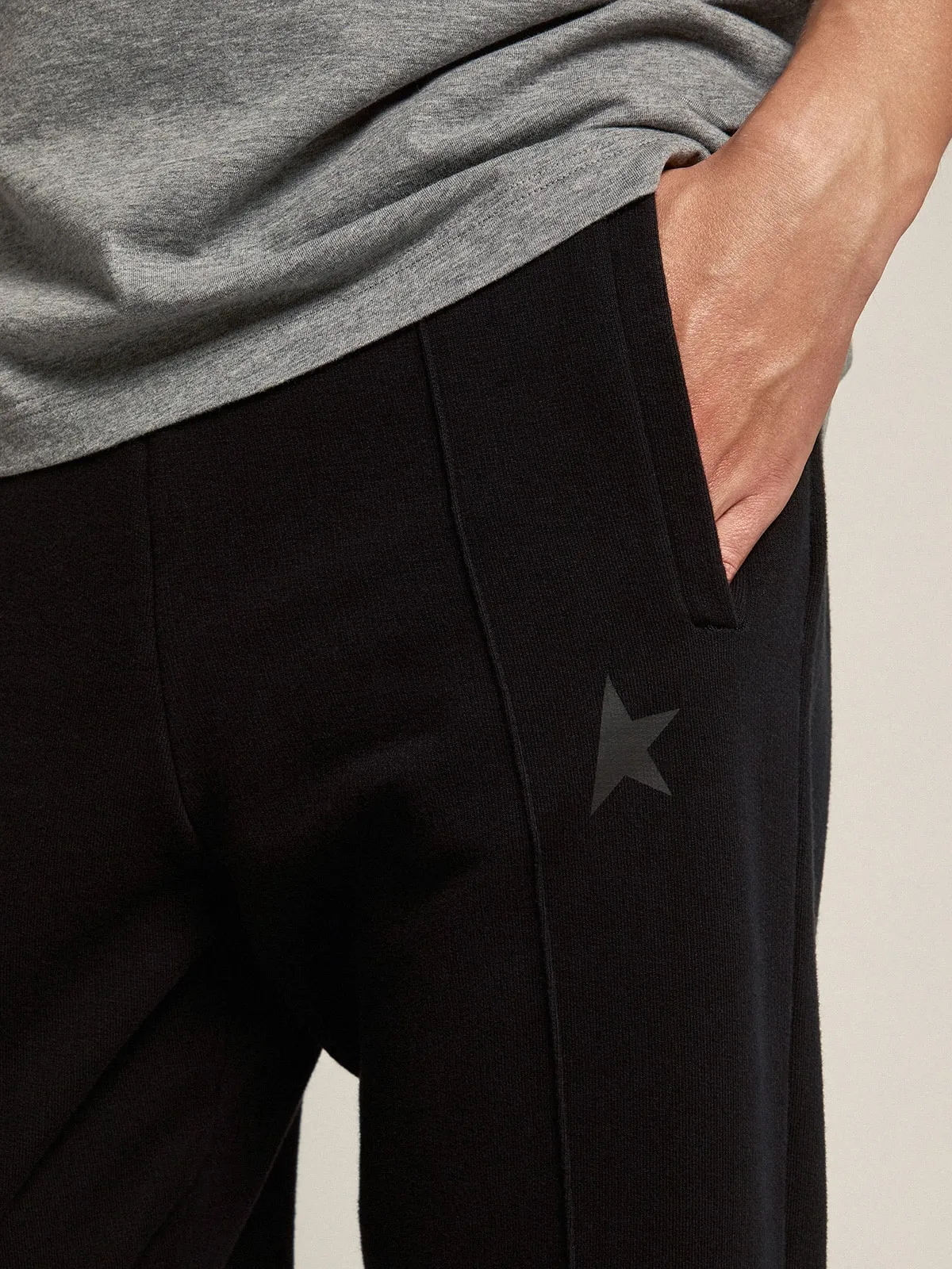 Pantalon de jogging homme noir avec étoile sur le devant | Golden Goose