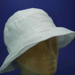 Petit bob d'été en lin coloris blanc | Chapeau d'été femme