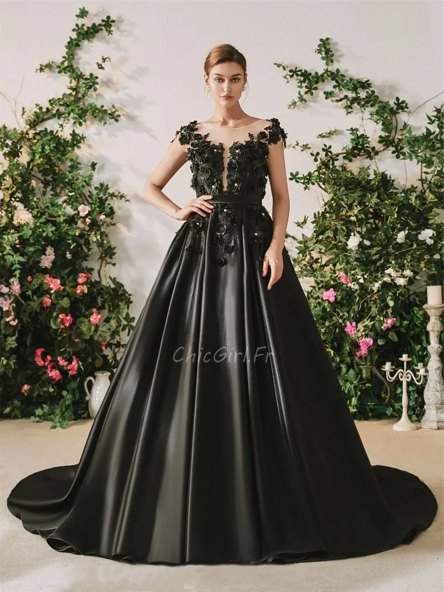 Robe De Mariée Trapèze Noire Gothique Satin Avec Fleurs Epaule Couverte