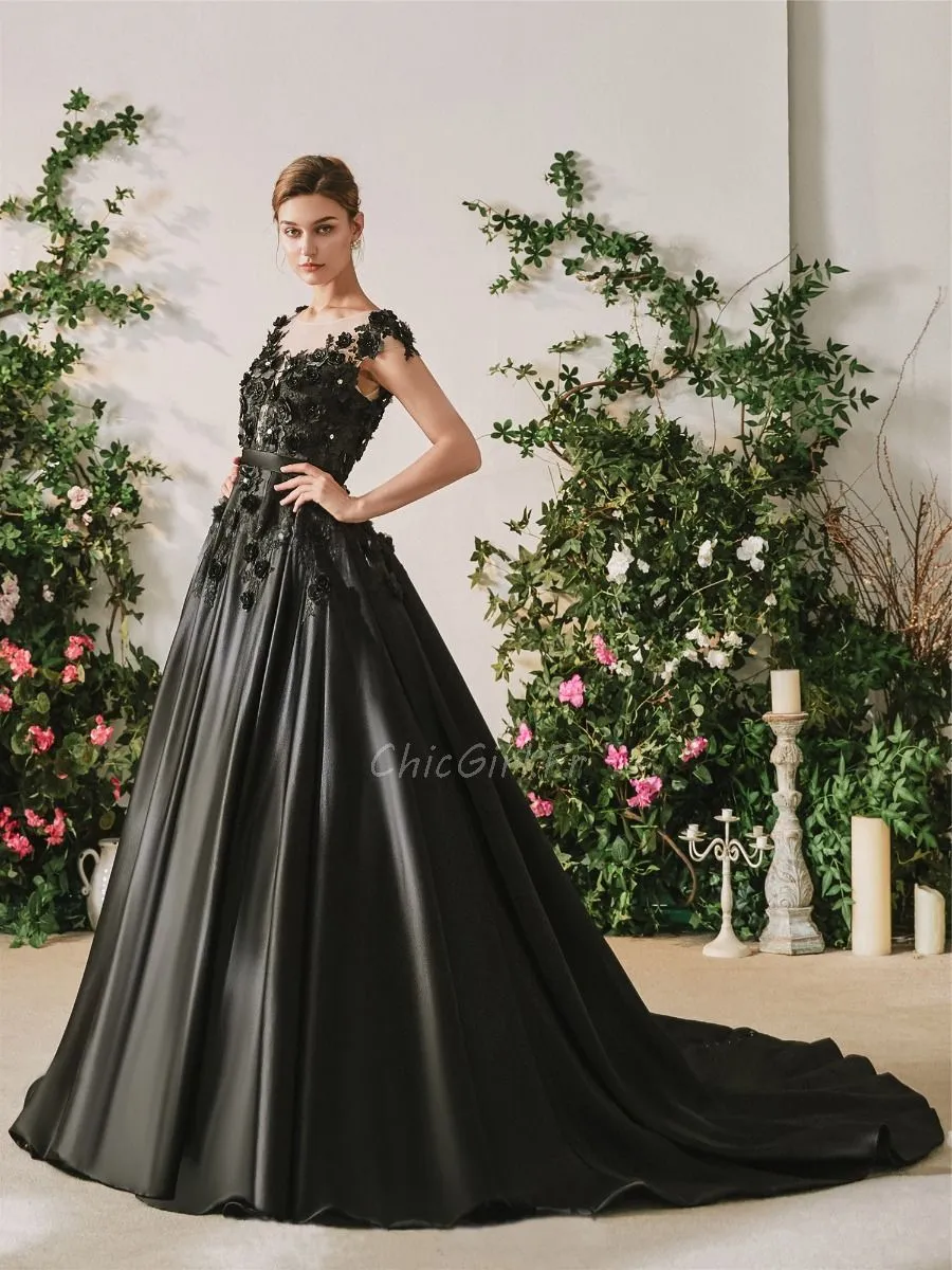 Robe De Mariée Trapèze Noire Gothique Satin Avec Fleurs Epaule Couverte