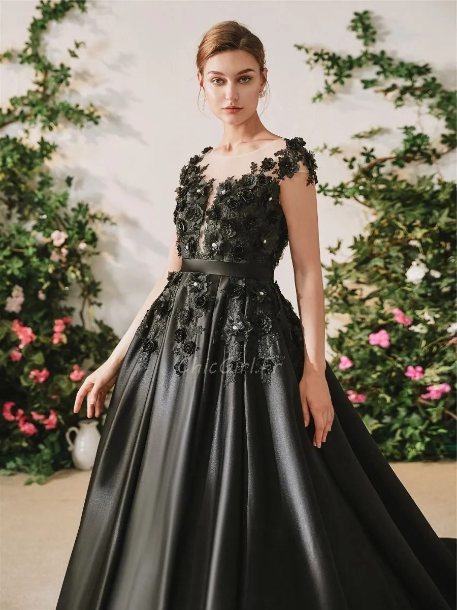 Robe De Mariée Trapèze Noire Gothique Satin Avec Fleurs Epaule Couverte