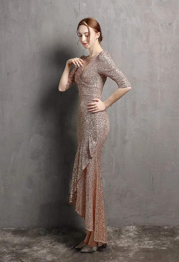 Robe à sequins à volants et manches coudées en champagne